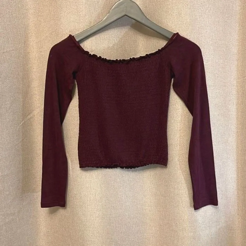 ‎Hollister Crop Top. Size Small. Maroon - Image 2