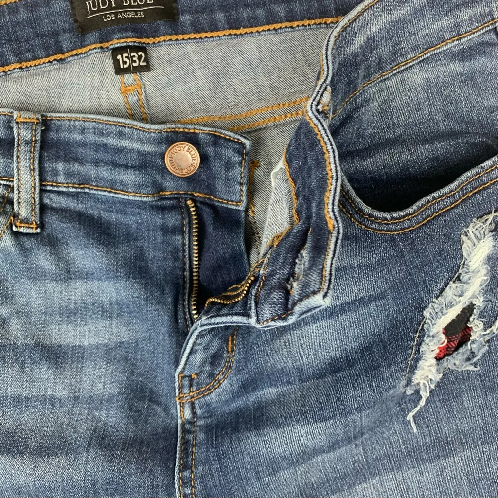 Judy Blue size 15 32 skinny fit plaid Light Wash Distressed Jeans cottage red bl - Image 8