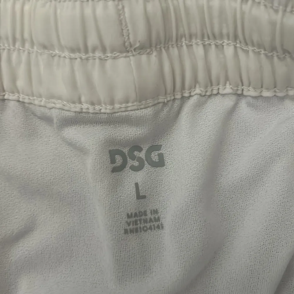 DSG shorts Size L - Image 2