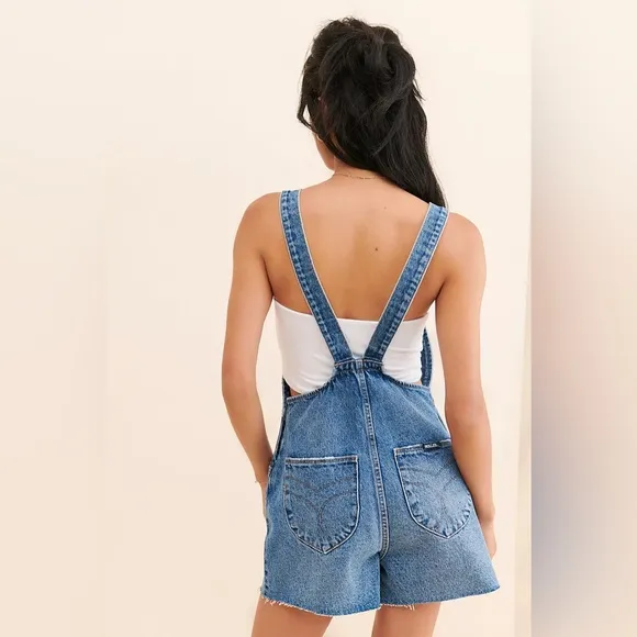 NWOT Rolla's Mirage Medium Wash Shortalls - Image 2