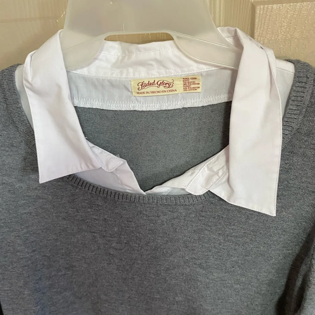 Faded Glory  Gray Top with White Collar - Image 5