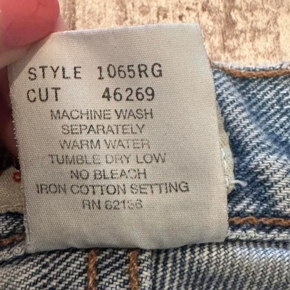 Vintage Guess USA Light Wash High‎ Rise Denim Mom Jeans Size 31 - Image 6