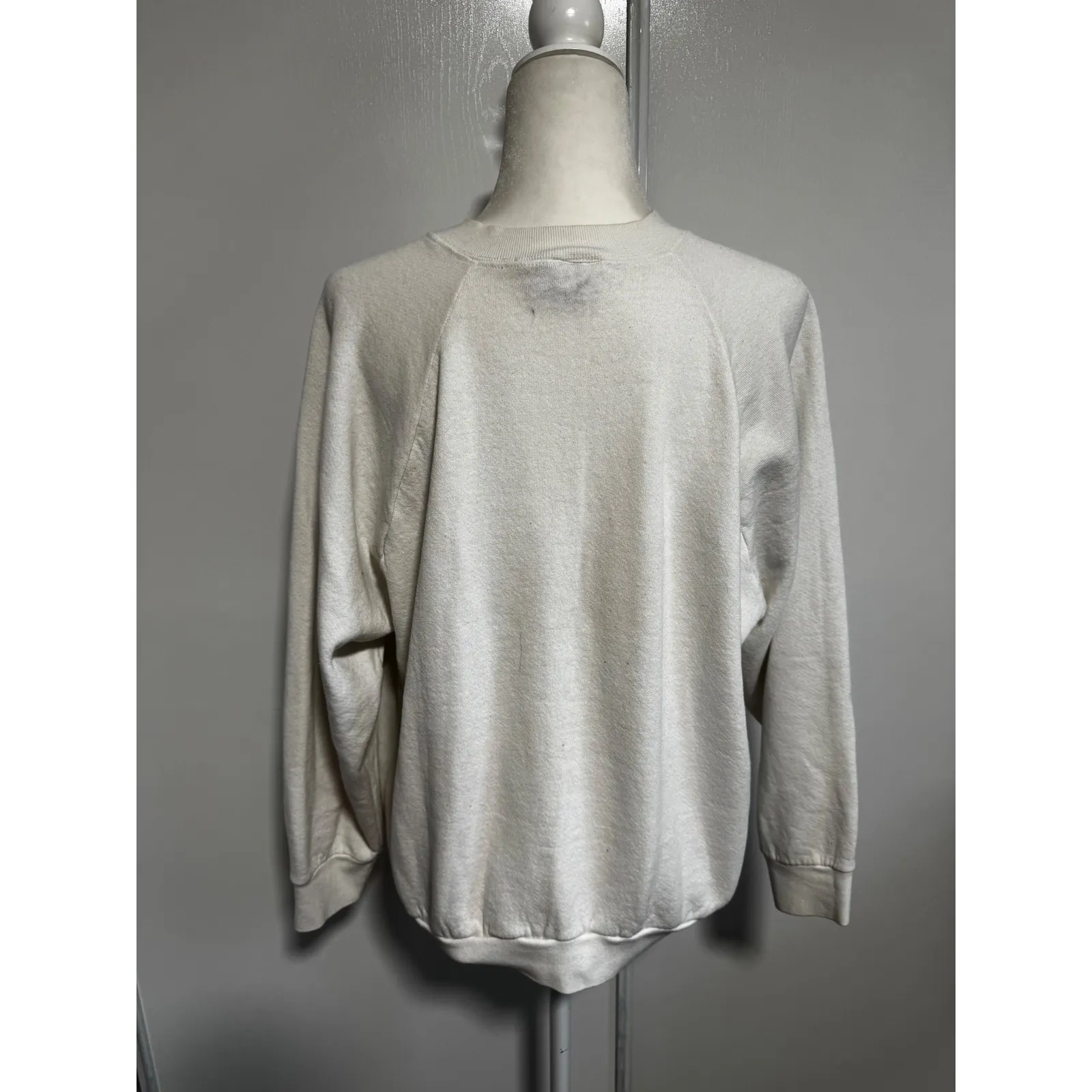 Turtle Bay Vintage Halloween Graphic Sweatshirt Cream Houses Ghosts Spooky White Size M - Image 3