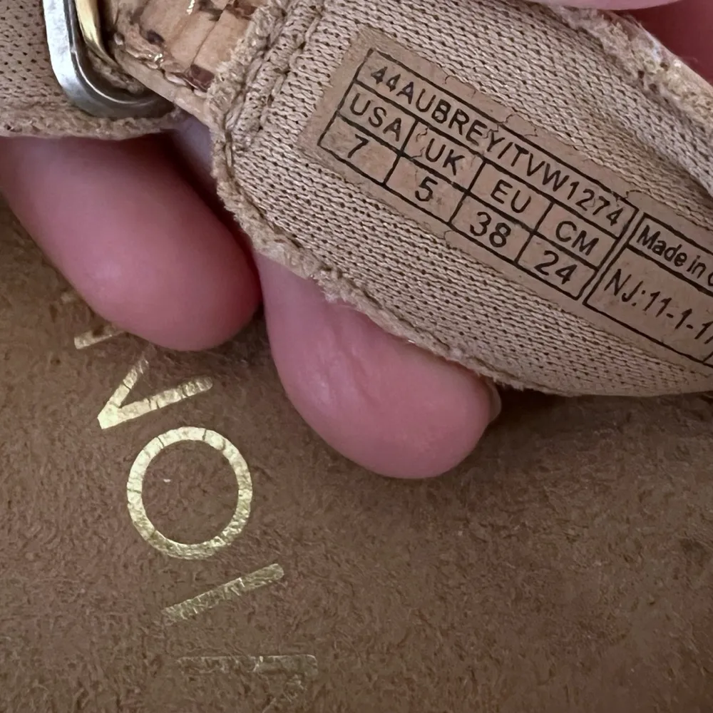 Vionic Sandals Aubrey  Comfort Shoes US 7 - Image 6