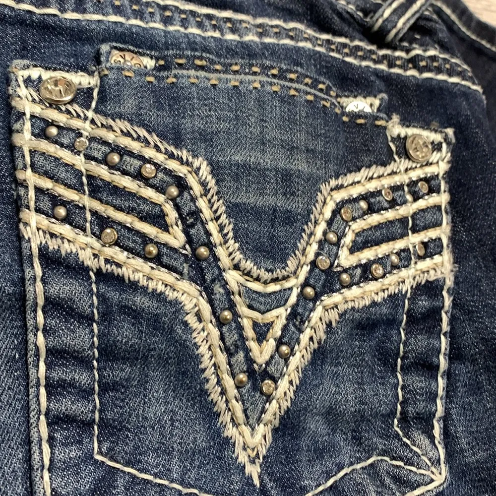 Vintage Vigoss Dark Distressed Wash Bling Rhinestones Capris Size 5 - Image 9