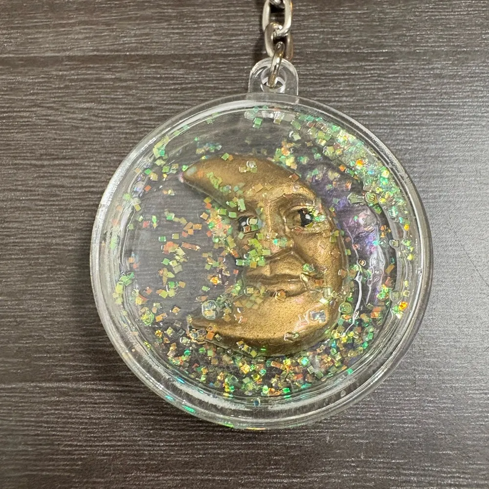 Vintage Gold Moon Glitter Keychain - Image 3