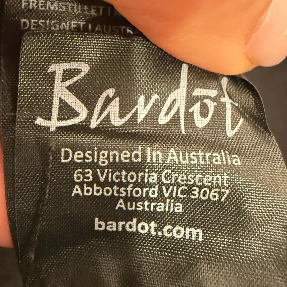 BARDOT Paris Lace Body-Con Dress. Black. Size 6. - Image 16