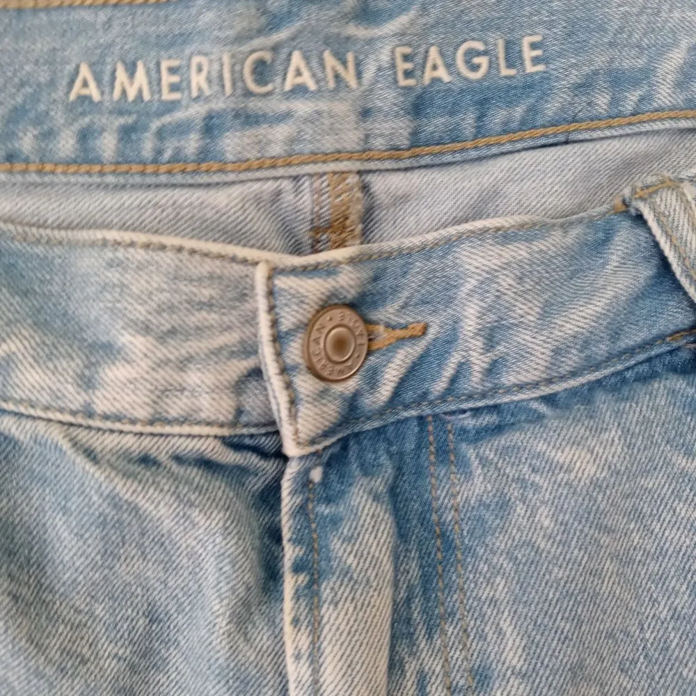 American Eagle distressed mom jeans size 16 - Image 4