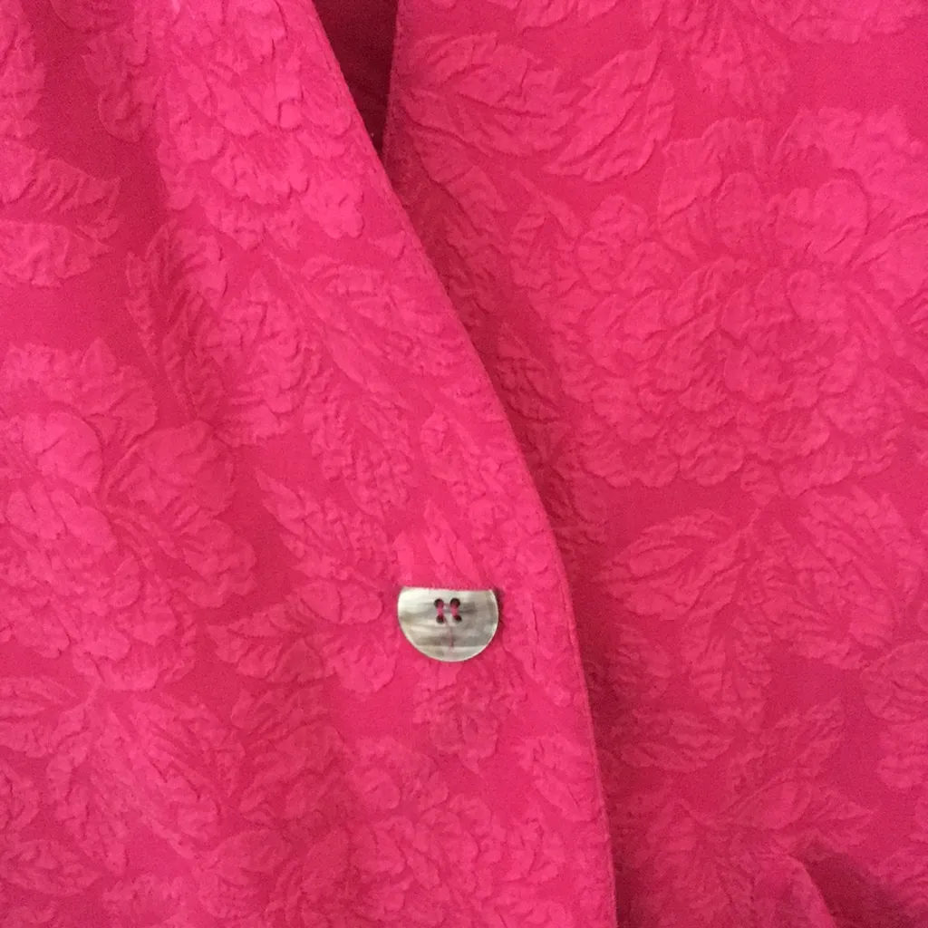 FINAL MARKDOWN Ladies’ Express Boyfriend Silk Blazer (S) - Image 3