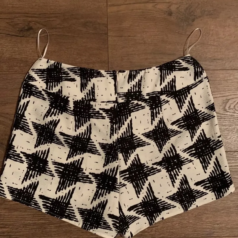 NWT  Boutique Sleeveless Top & Shorts Set Size Large - Image 8