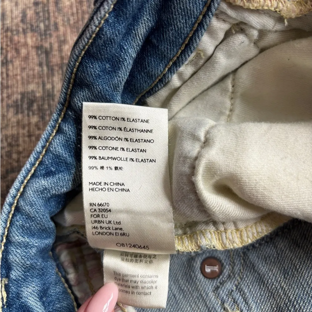 Anthropologie Pilcro Distressed Denim Women's Jean Shorts Size 25 - Image 7