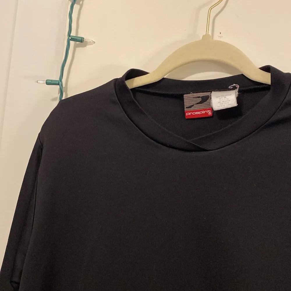 Black Long Sleeve Workout Top XL Semi Crop GUC • - Image 3