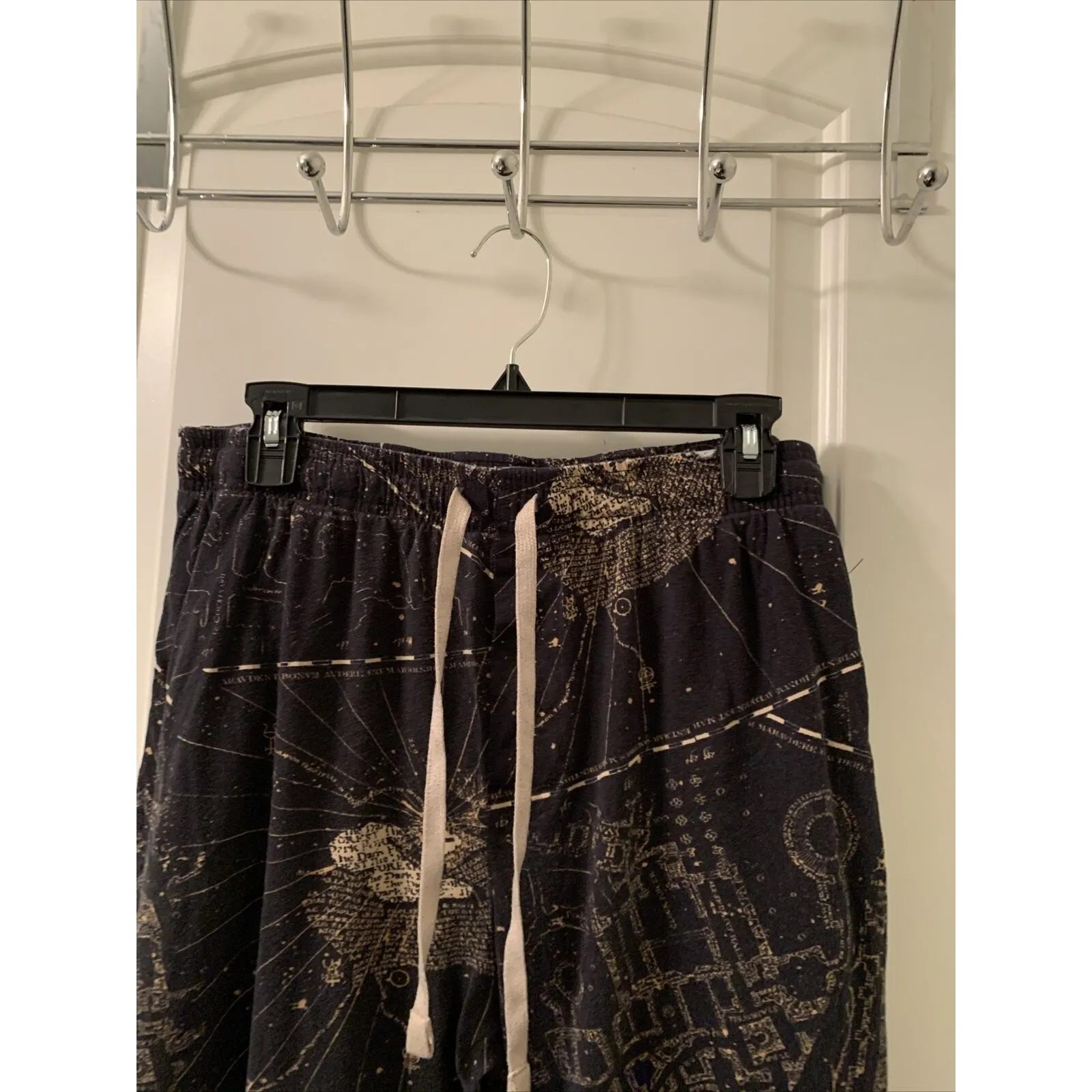 Harry Potter Women's Graphic Print Pajama Lounge Pants Size Large/XL Black - Image 2