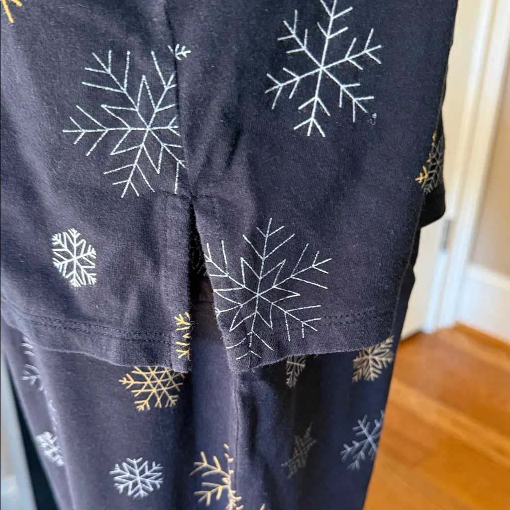 Soma Women’s 2 piece Pajamas Black, Gold and White Snowflake, Top XL / Pants L Black Size undefined - Image 6