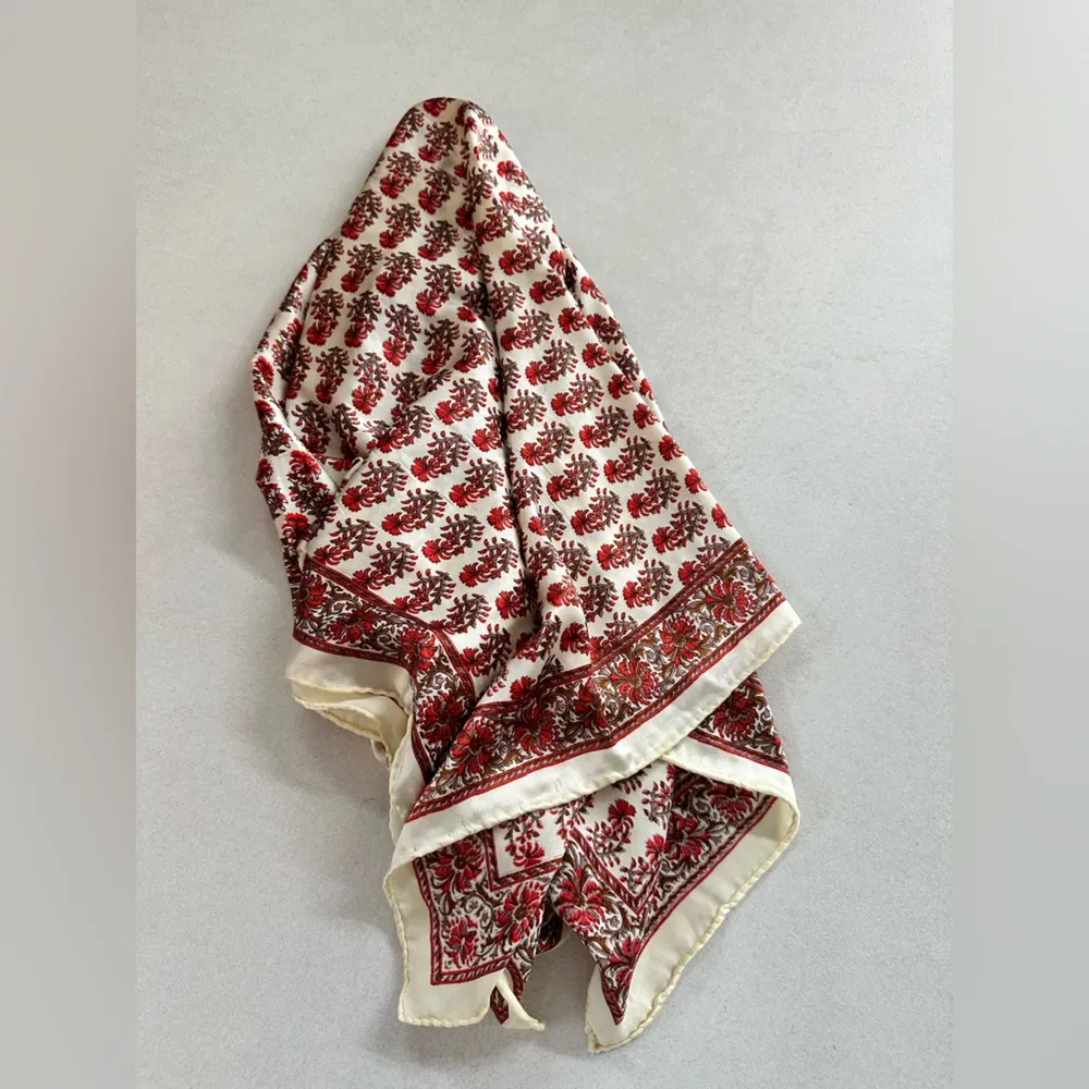 Red and Cream Patterned Silk Scarf Made In India - Image 4