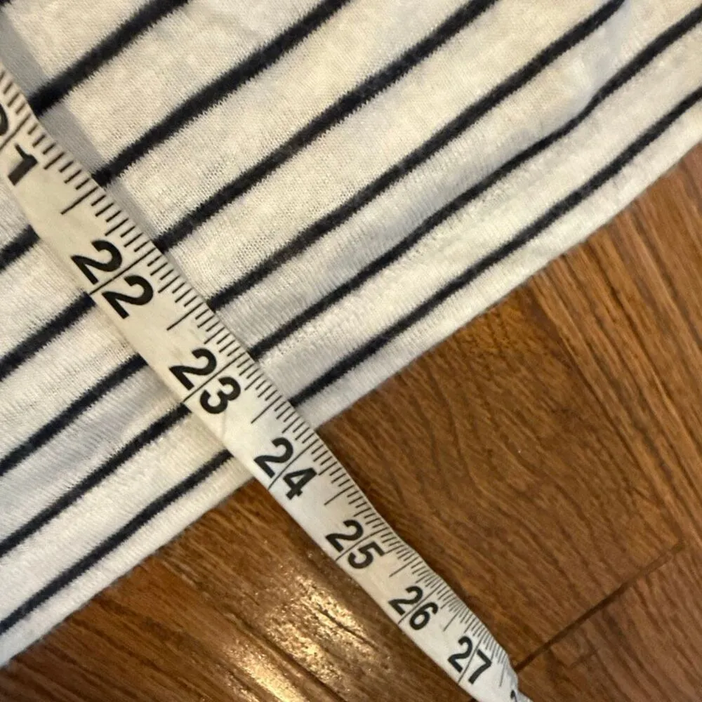 Loft vneck striped open back tshirt size small - Image 5