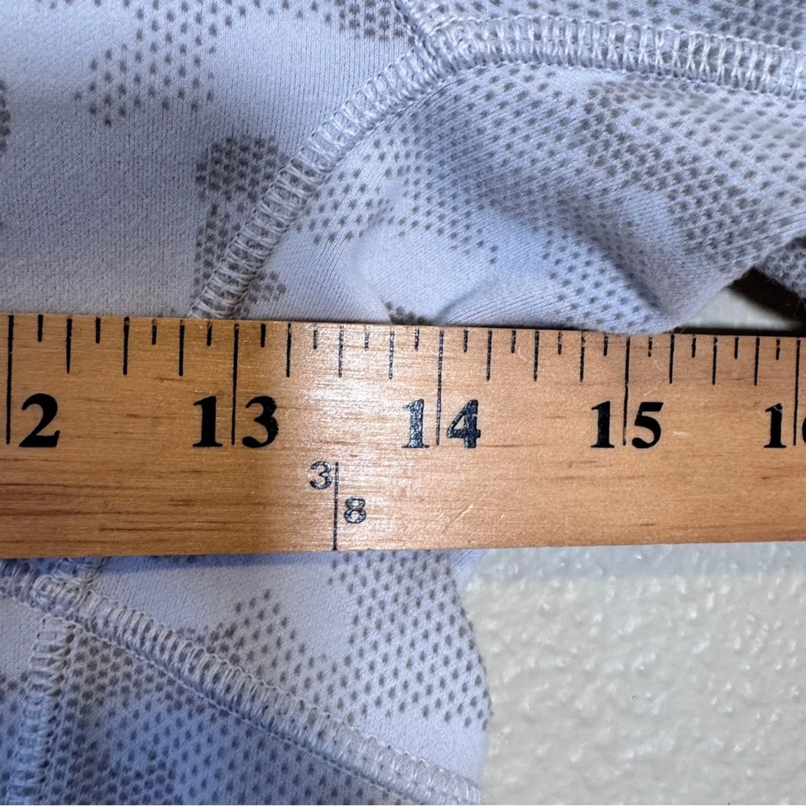 Lululemon Grey Camo Print Long Sleeve Shirt Womens 6 Athletic Fall Cozy Runners - Image 9