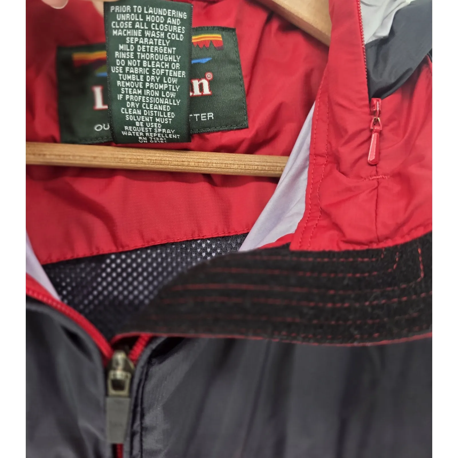 L. L. Bean Women's Extra Large Windbreaker Jacket‎ Red Black Full Zip Coat Size XL - Image 3