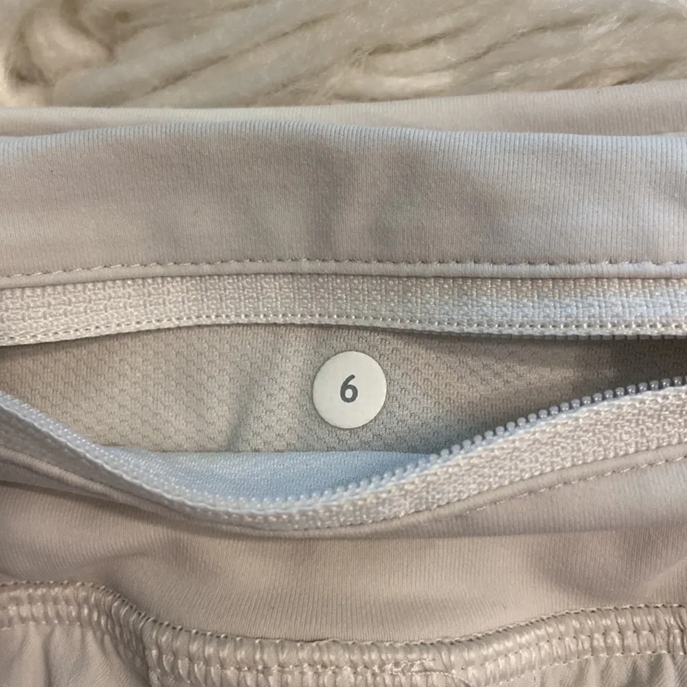 Lululemon Skorts size 6 good condition color off white with back ruffles - Image 5