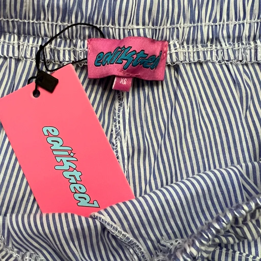 Edikted Mid-Rise‎ Elastic Drawstring Waist Pinstripe Shorts Size XS Blue & White - Image 14