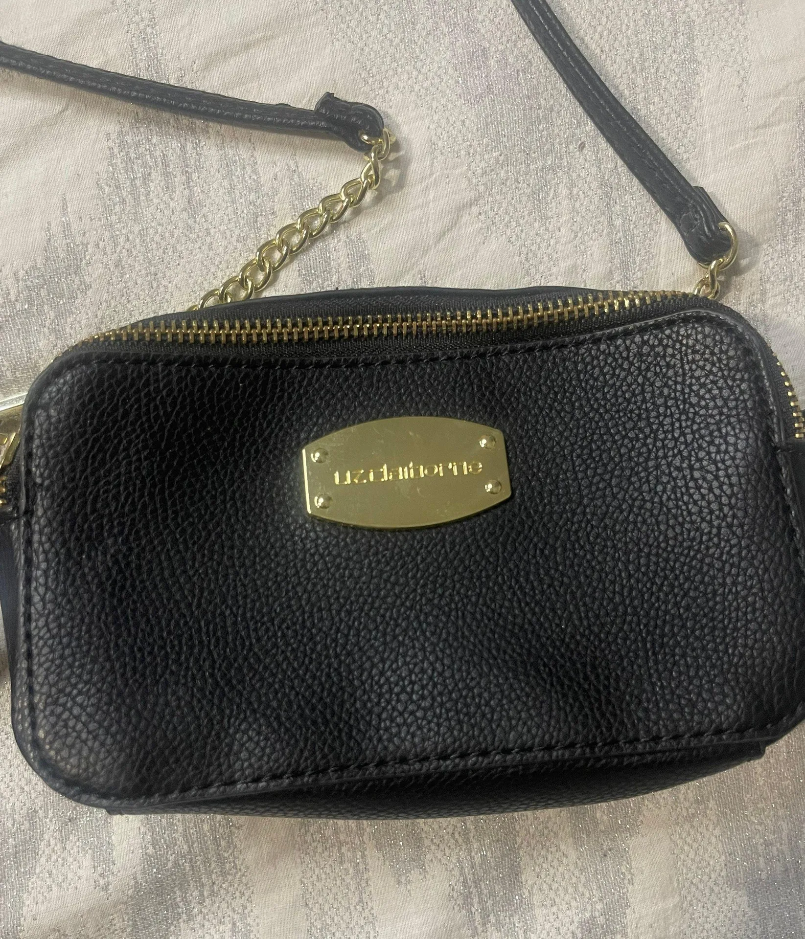 Liz Claiborne Black Crossbody Bag - Image 2