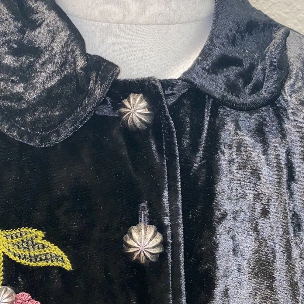 Double D Ranch Black Velvet Floral Jacket Sm EUC Floral Western Conchos Rayon - Image 3
