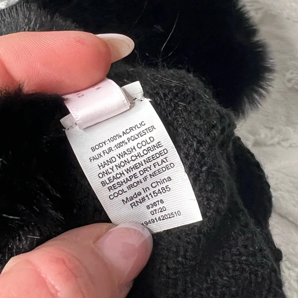 LC LAUREN CONRAD • BLACK FAUX FUR SCARF & GLOVES • NWT - Image 2
