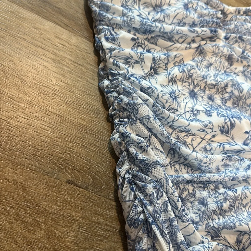 Floral Blue and White Strapless Top - Image 2