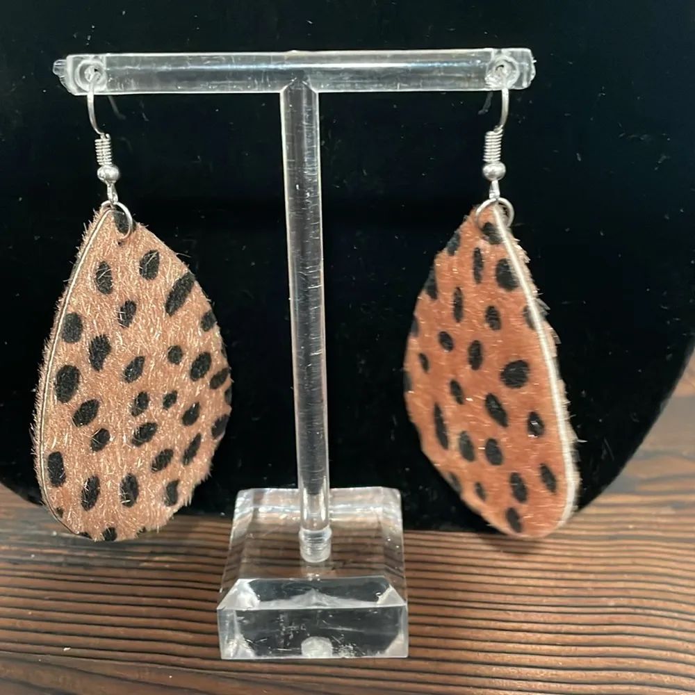 Cheetah animal print earrings - Image 3