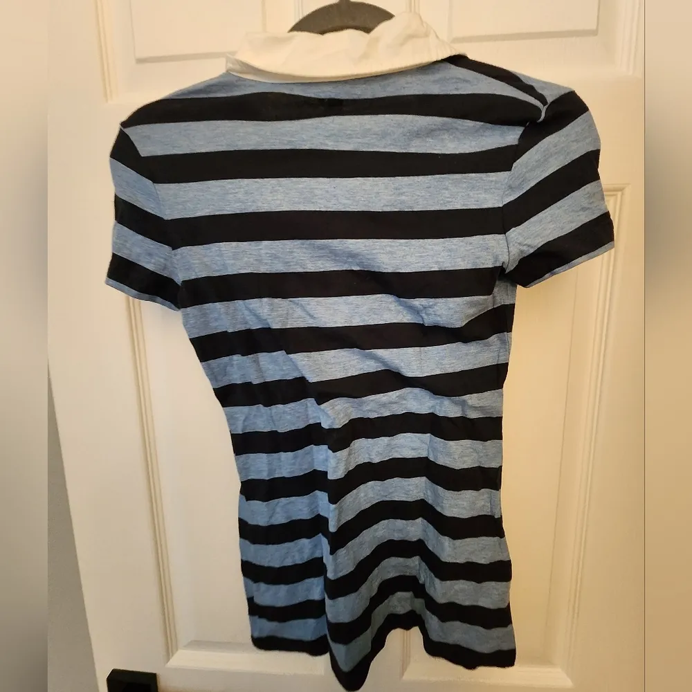 NWT GAP Women's Blue Stripe Polo Short Sleeve Shirt Size XS - Image 2