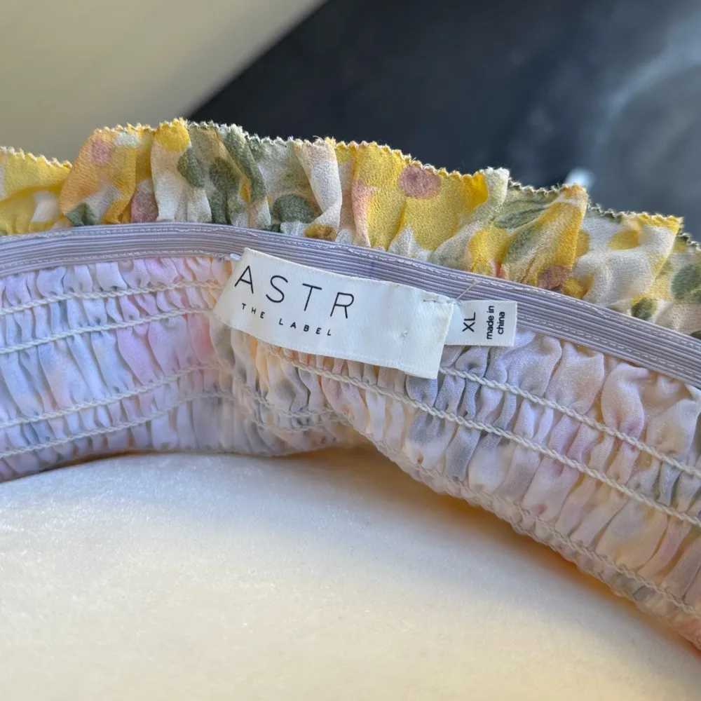 ASTR  The label Floral Shirred Half Sleeves Women Top Size: XL $65 - Image 9