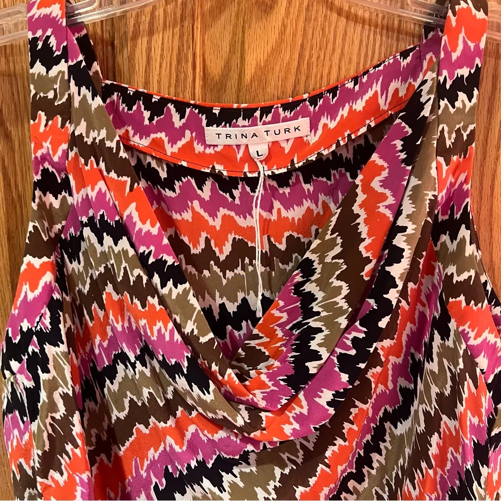 Trina Turk Cowl Neck Sleeveless Vibrant Abstract Print Silk Blouse Size‎ Large - Image 11