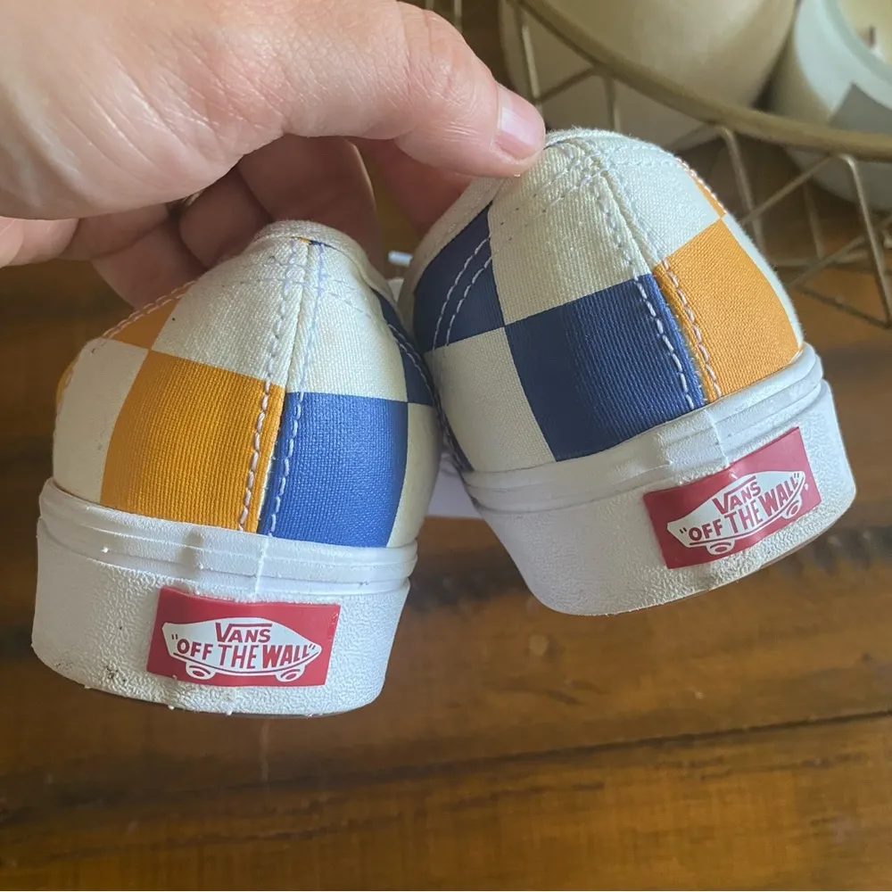 • vans unisex comfycush shoes in checkerboard • - Image 4