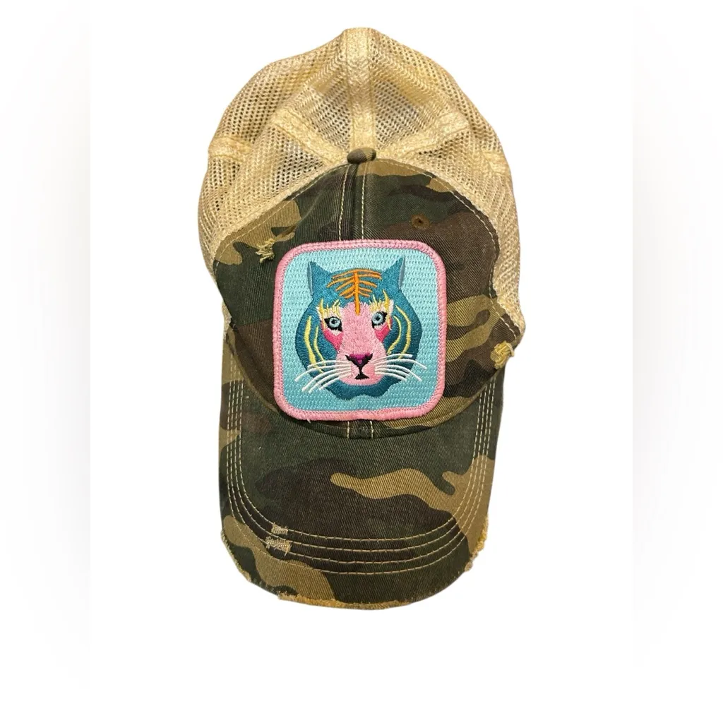 HEADMOST DISTRESSED CAMO TRUCKER HAT W/ NEON TIGER PATCH Green - Image 7