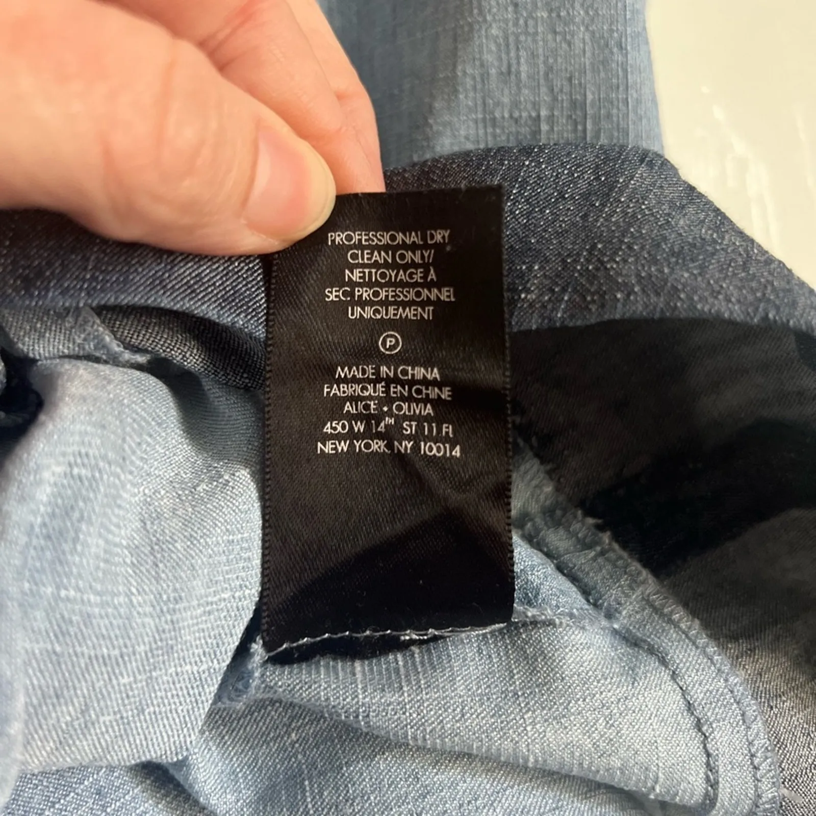 Alice + Olivia  Chambray Linen Shift Dress Size XS Blue - Image 8