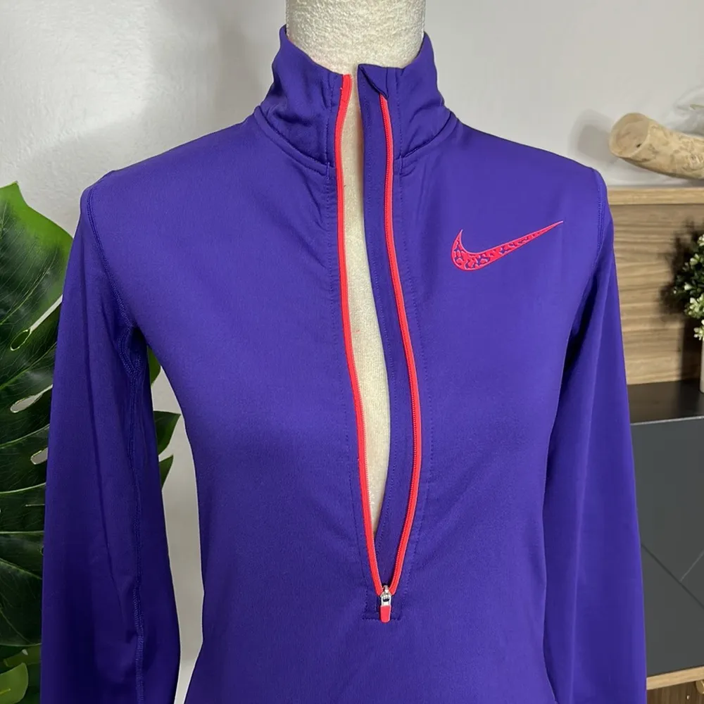 Nike • pro drifit half zip long sleeve with thumbholes - Image 5