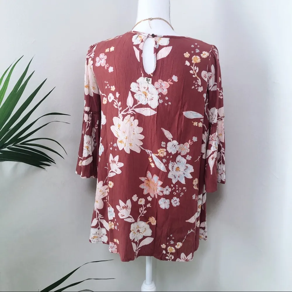 NWT Bell Sleeve Floral Top M - Image 2