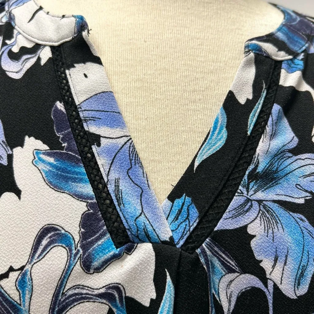 Roz & Ali Blue and Black Relaxed v-neck Blouse - Image 2