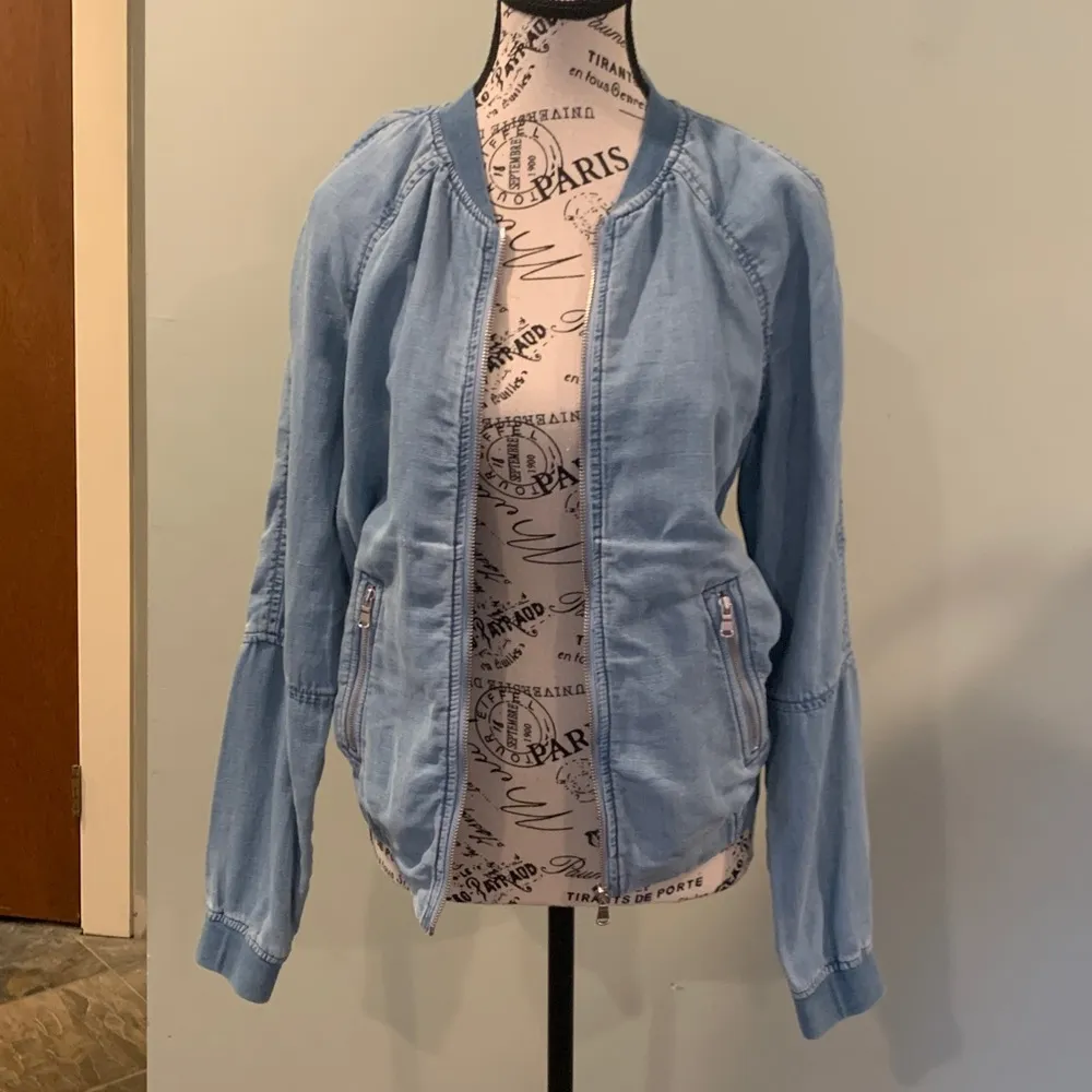 LOFT Light Denim Blue Lightweight Bomber Jacket Women’s XS Extra Small - Image 2