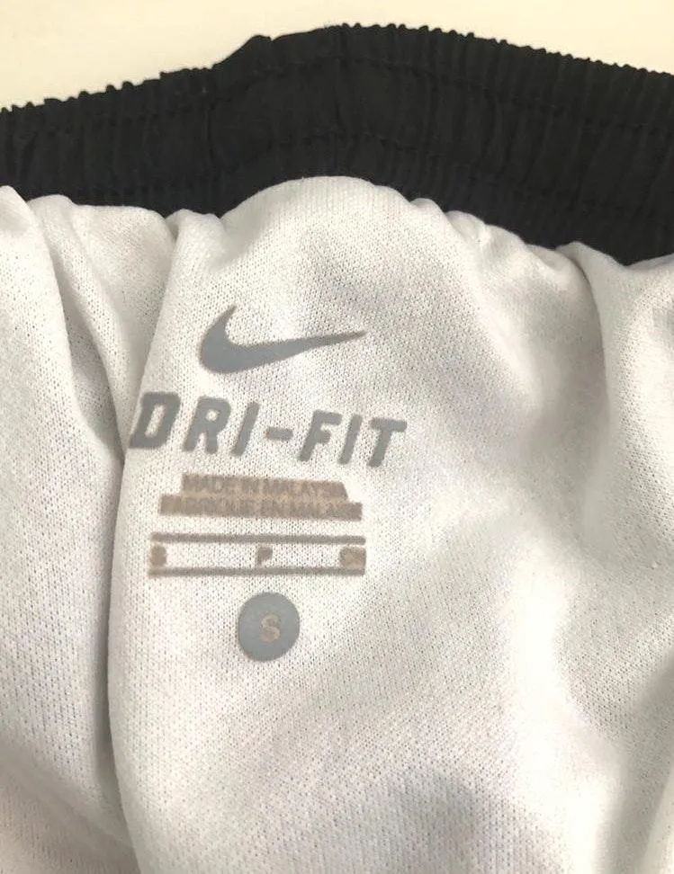 Nike Black & Pink  Shorts - Image 2