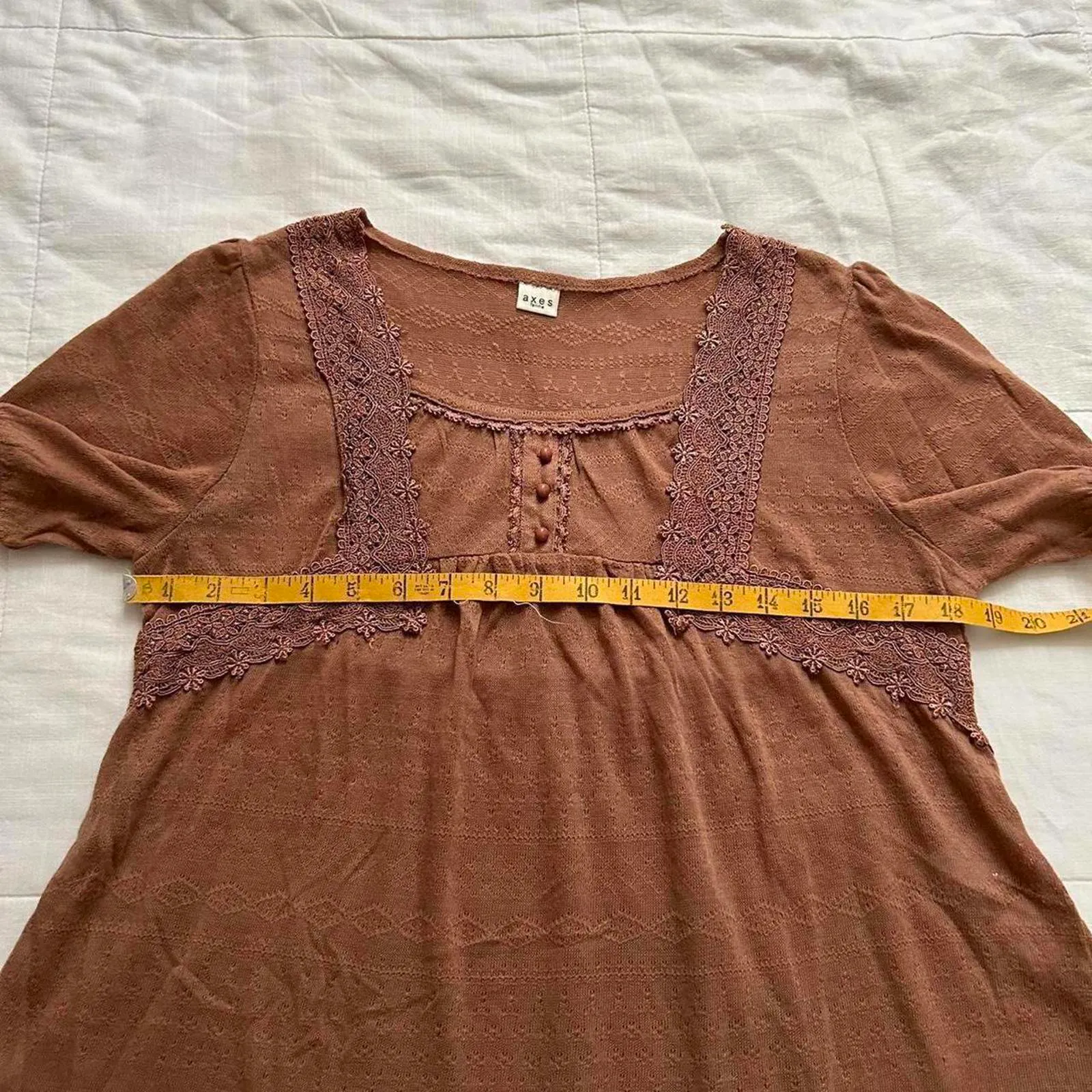 Axes Femme Orange Brown lace top with short sleeves and button detail Size M - Image 7