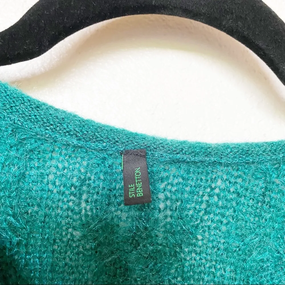 Benetton Green V-Neck Braid Cable Pattern Sweater Size Large - Image 5