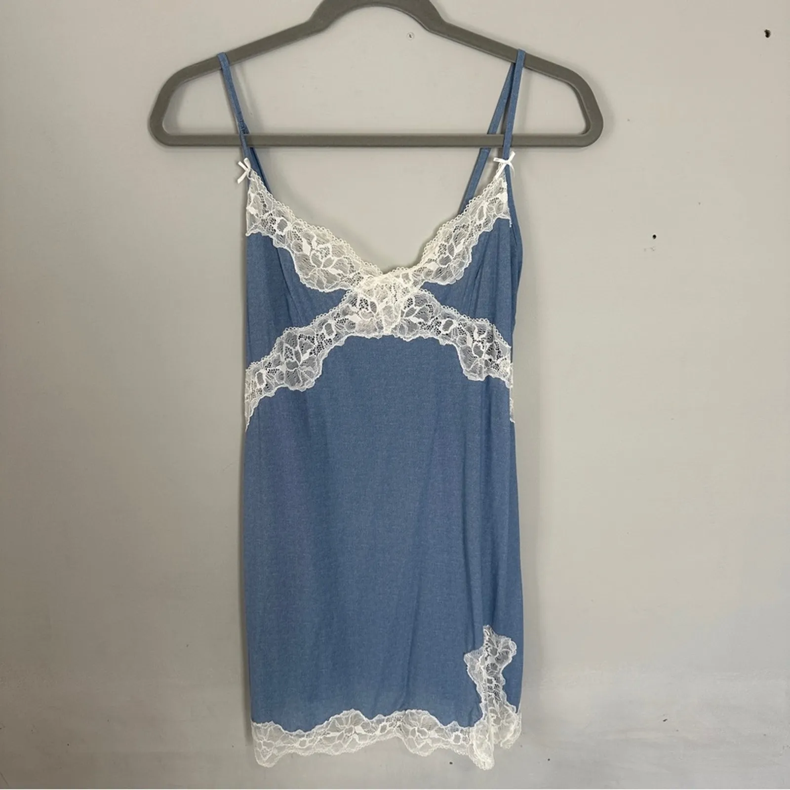 Victoria's Secret Blue and White Lace Chemise Slip Dress Y2K Large - Image 2