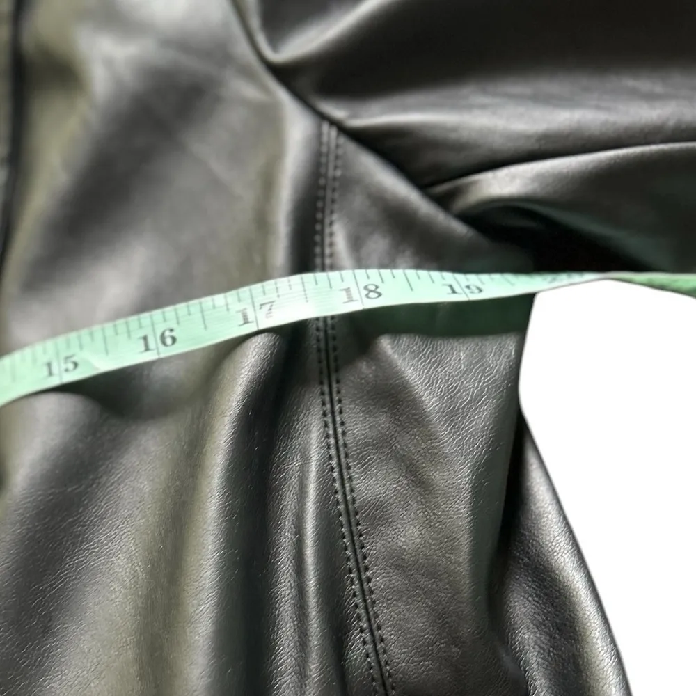 Evereve Women's Black Leather Jacket Size L Mid-Length Button-Up‎ - Image 9