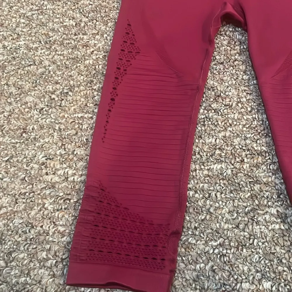Womens Gymshark Energy Seamless Cropped Leggings - Image 3