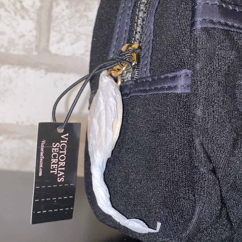 Victoria’s Secret Terry cloth cosmetics bag - Image 4