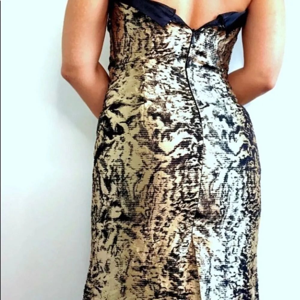 Stunning Carolina Herrera Gold and Black Strapless Dress Size 6 - Image 14