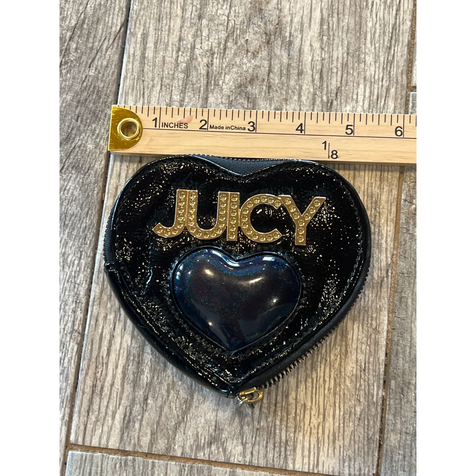 Juicy‎ Couture Black Patent Faux Leather Zip Around Heart Shaped Coin Purse NWOT - Image 9