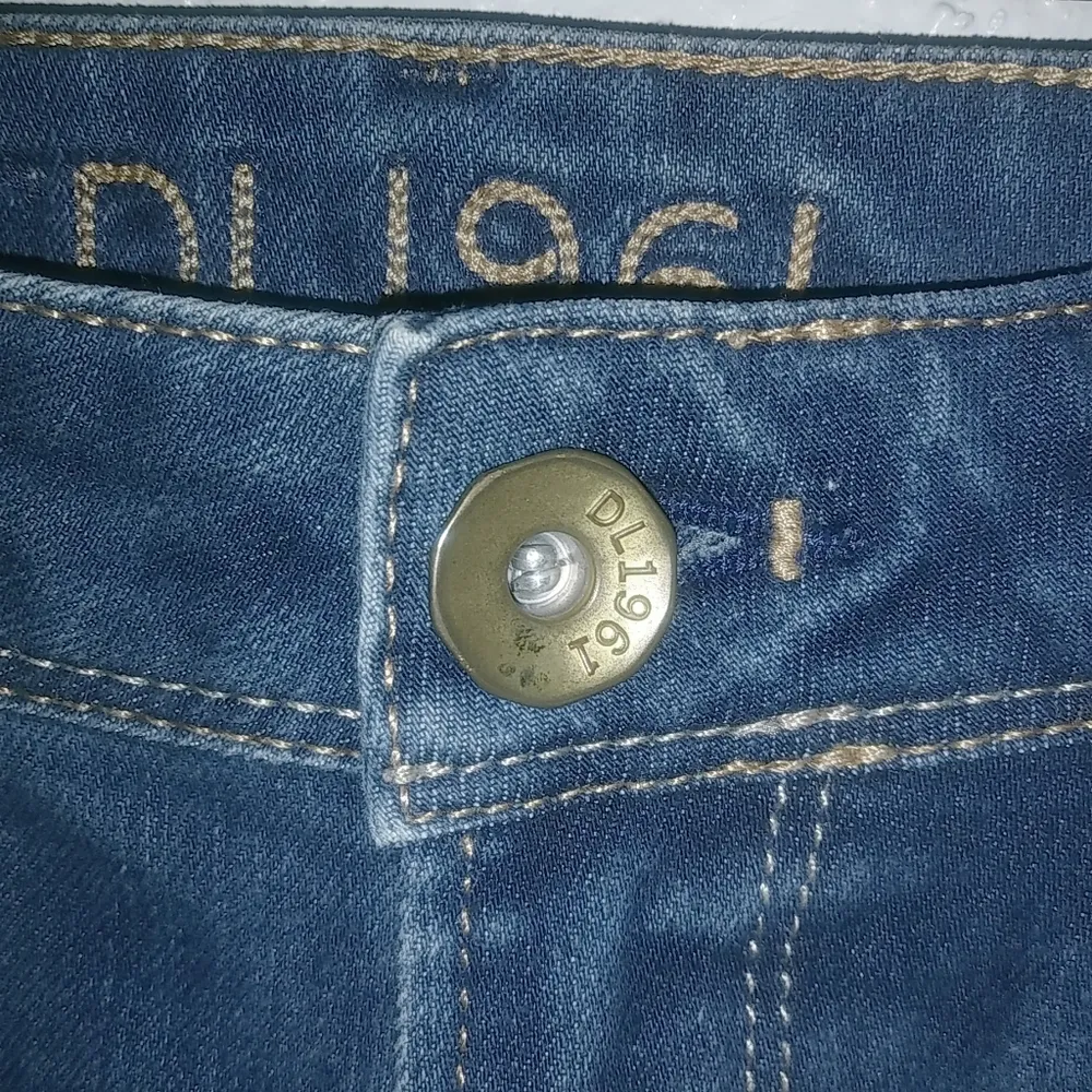 DL1961 26x31 Cindy Slim Boot 4-Way 360 Stretch Dark Wash Jeans - Image 3