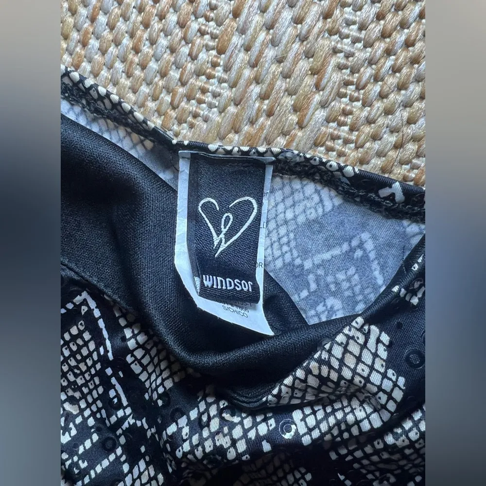 Women's Seriously Snake Sequined Crop Top, Size S, Great Condition - Image 6